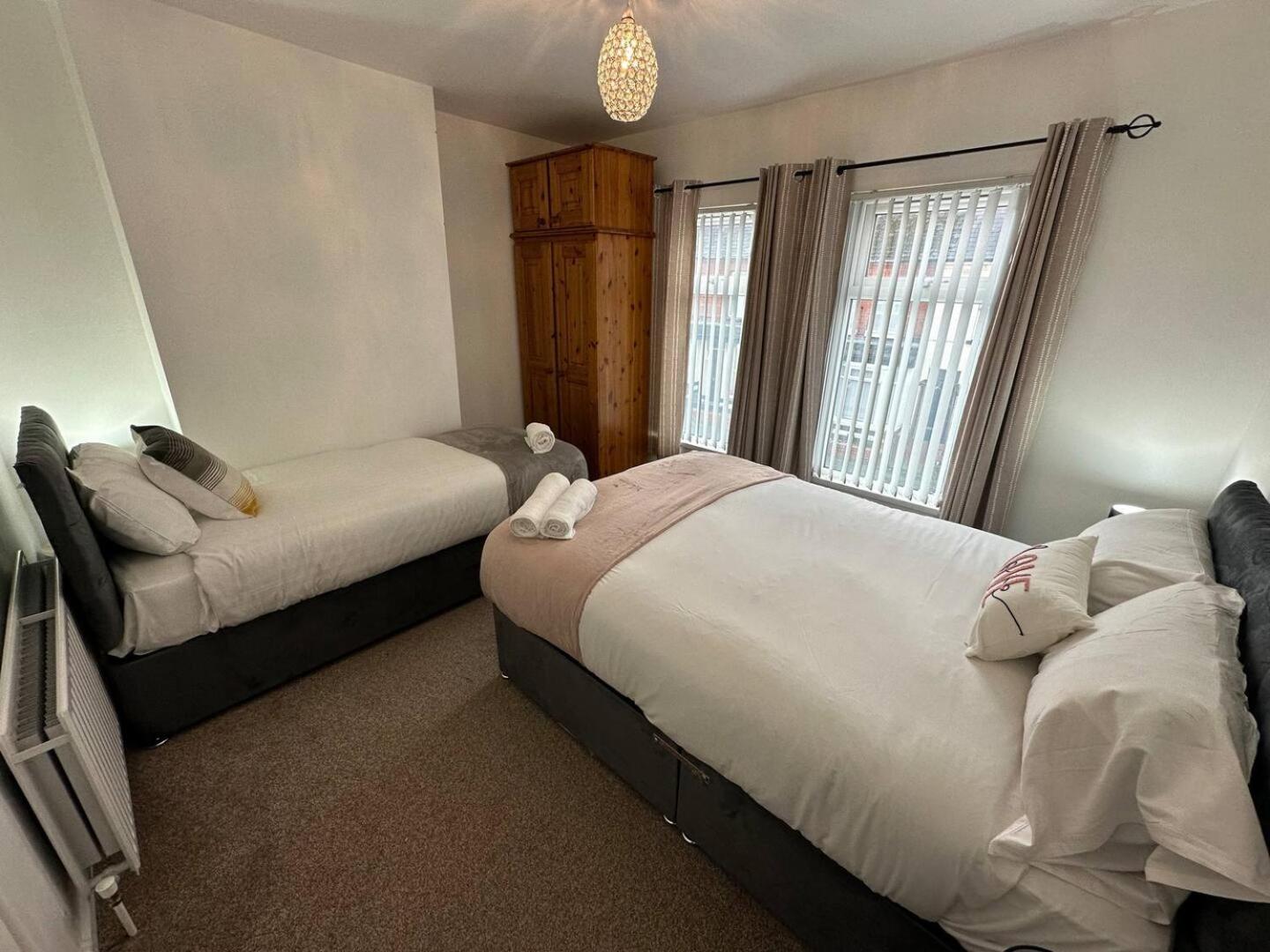 2Br Stylish Ormeau Road House Villa Belfast Buitenkant foto